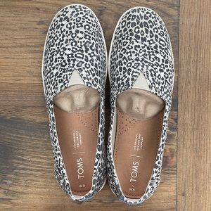 TOMS Leopard Print Slip-ons Size 9 (New)